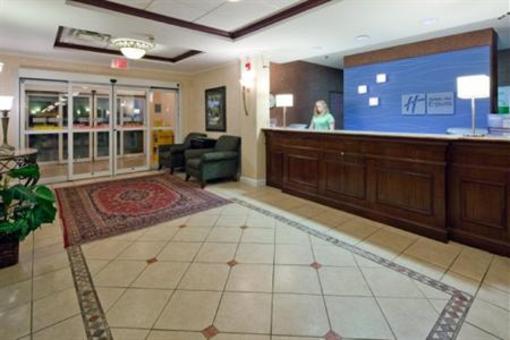 фото отеля Holiday Inn Express Hotel & Suites Starkville MS
