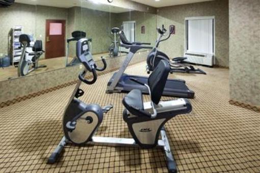 фото отеля Holiday Inn Express Hotel & Suites Starkville MS