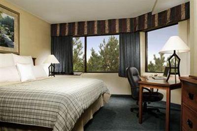 фото отеля Four Points by Sheraton St. Catharines Niagara Suites