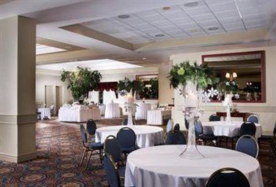 фото отеля Four Points by Sheraton St. Catharines Niagara Suites