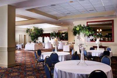 фото отеля Four Points by Sheraton St. Catharines Niagara Suites