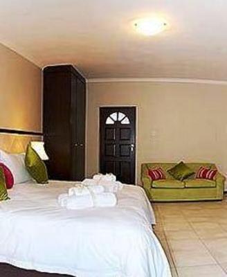 фото отеля Eden Road Guest Suites Port Elizabeth