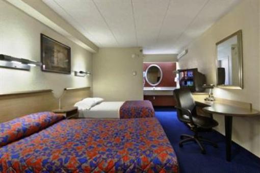 фото отеля Red Roof Inn Alexandria (Virginia)