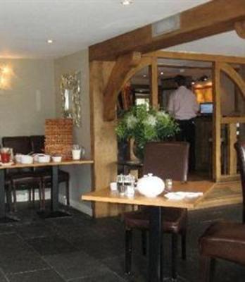 фото отеля The Three Horeshoes Inn High Wycombe