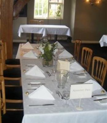 фото отеля The Three Horeshoes Inn High Wycombe