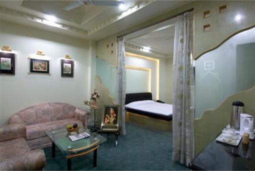 фото отеля Hotel Embassy