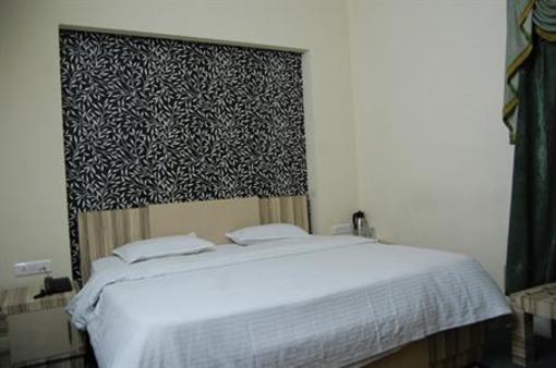 фото отеля Hotel Embassy