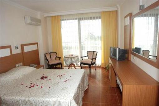 фото отеля Ideal Beach Hotel