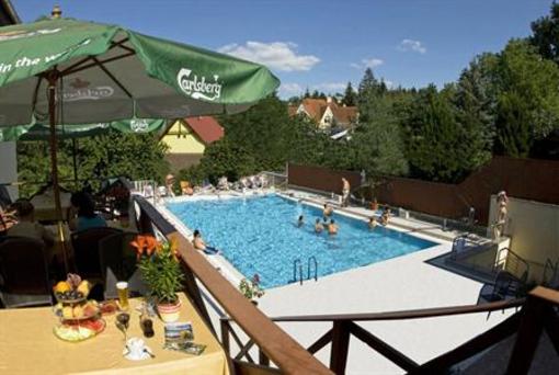 фото отеля Alfa Hotel es Wellness Centrum La Fiesta Etterem