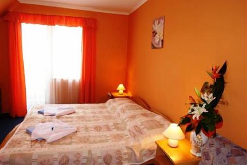 фото отеля Alfa Hotel es Wellness Centrum La Fiesta Etterem