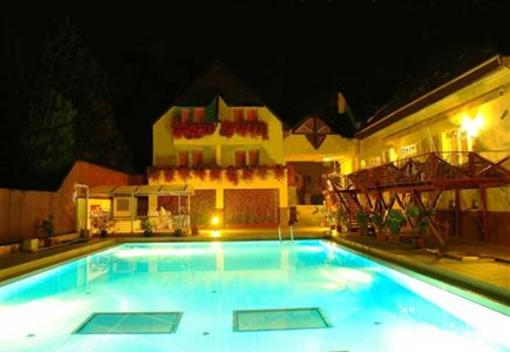 фото отеля Alfa Hotel es Wellness Centrum La Fiesta Etterem