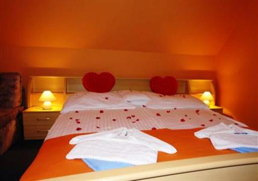 фото отеля Alfa Hotel es Wellness Centrum La Fiesta Etterem