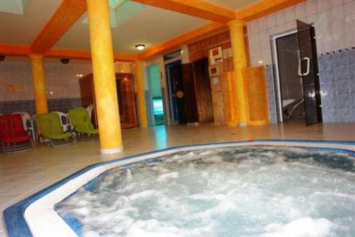 фото отеля Alfa Hotel es Wellness Centrum La Fiesta Etterem