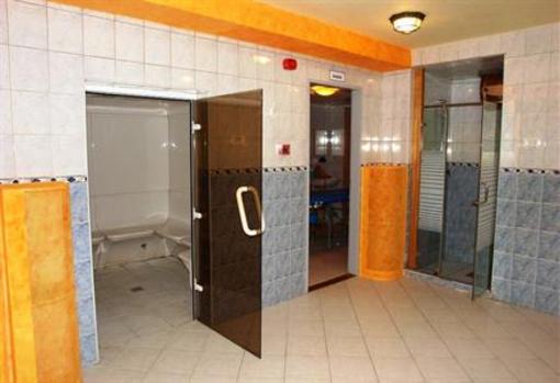 фото отеля Alfa Hotel es Wellness Centrum La Fiesta Etterem