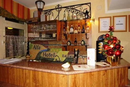 фото отеля Alfa Hotel es Wellness Centrum La Fiesta Etterem