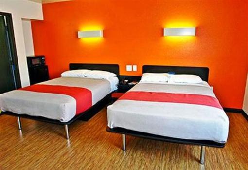 фото отеля Motel 6 Newport Beach