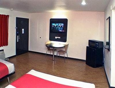 фото отеля Motel 6 Newport Beach