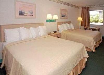 фото отеля Quality Inn & Suites Stockbridge