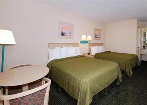 фото отеля Quality Inn & Suites Stockbridge