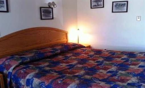 фото отеля Rainbow Inn Huntsville