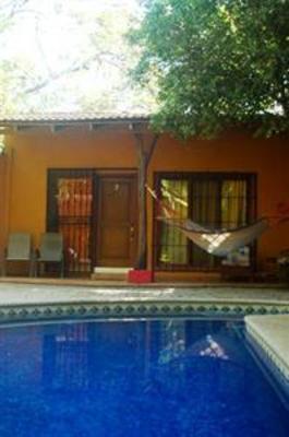 фото отеля Tamarindo Backpackers