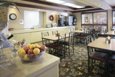 фото отеля BEST WESTERN East Towne Suites