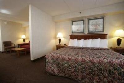 фото отеля BEST WESTERN East Towne Suites