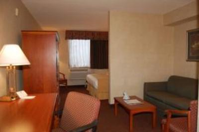 фото отеля BEST WESTERN East Towne Suites