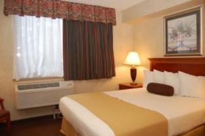 фото отеля BEST WESTERN East Towne Suites