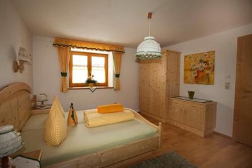 фото отеля Breitlehn Appartement Langenfeld
