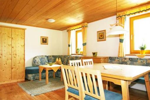фото отеля Breitlehn Appartement Langenfeld