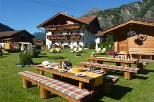 фото отеля Breitlehn Appartement Langenfeld