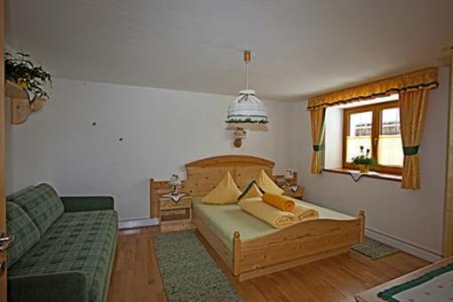 фото отеля Breitlehn Appartement Langenfeld