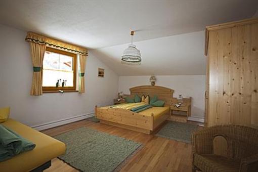 фото отеля Breitlehn Appartement Langenfeld
