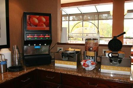 фото отеля Hampton Inn Erie-South