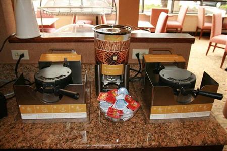 фото отеля Hampton Inn Erie-South