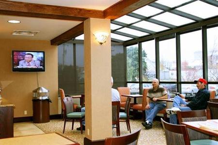 фото отеля Hampton Inn Erie-South