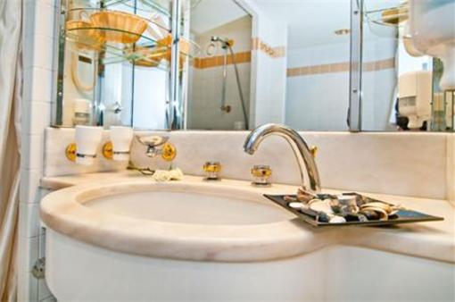 фото отеля Floating Hotel