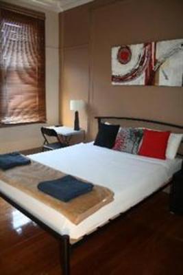 фото отеля Sinclairs Bondi