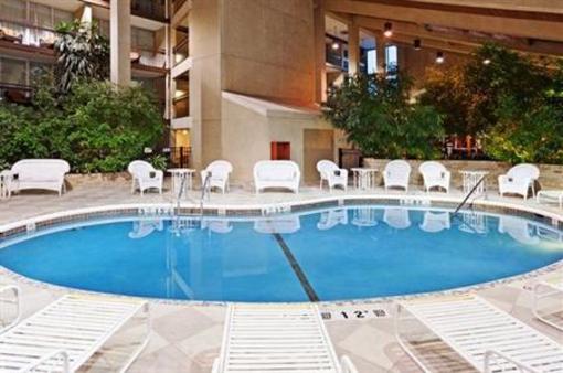 фото отеля Holiday Inn Warren