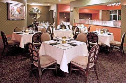 фото отеля Holiday Inn Warren