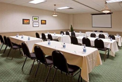 фото отеля Holiday Inn Warren