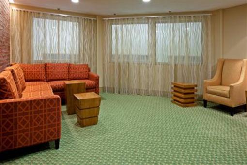 фото отеля Holiday Inn Express Albany-Western Ave University
