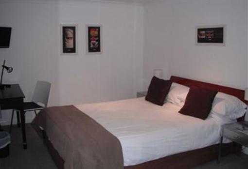 фото отеля Basingstoke Lodge