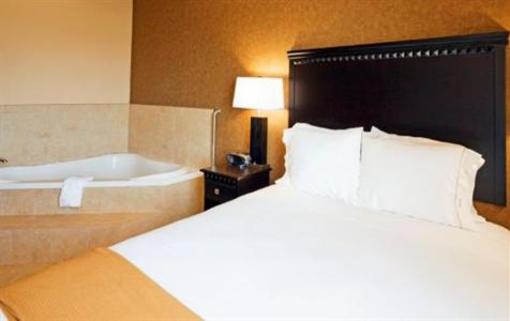 фото отеля Holiday Inn Express Hotel & Suites Ennis