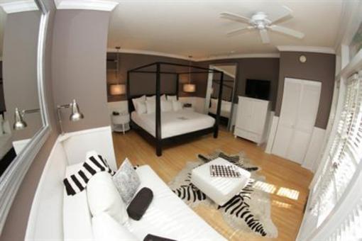 фото отеля Alexanders Guesthouse Key West