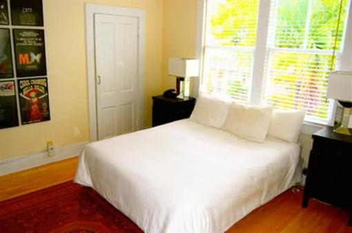 фото отеля Alexanders Guesthouse Key West