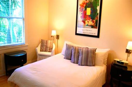 фото отеля Alexanders Guesthouse Key West