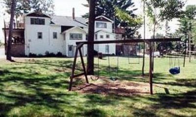 фото отеля Edgewater Inn & Cottages