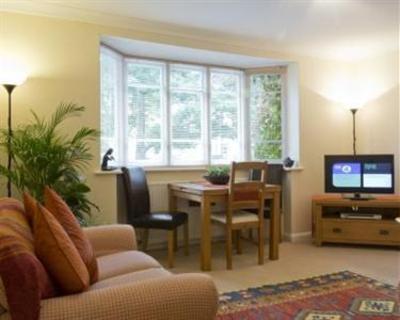 фото отеля Poplar House Serviced Apartments